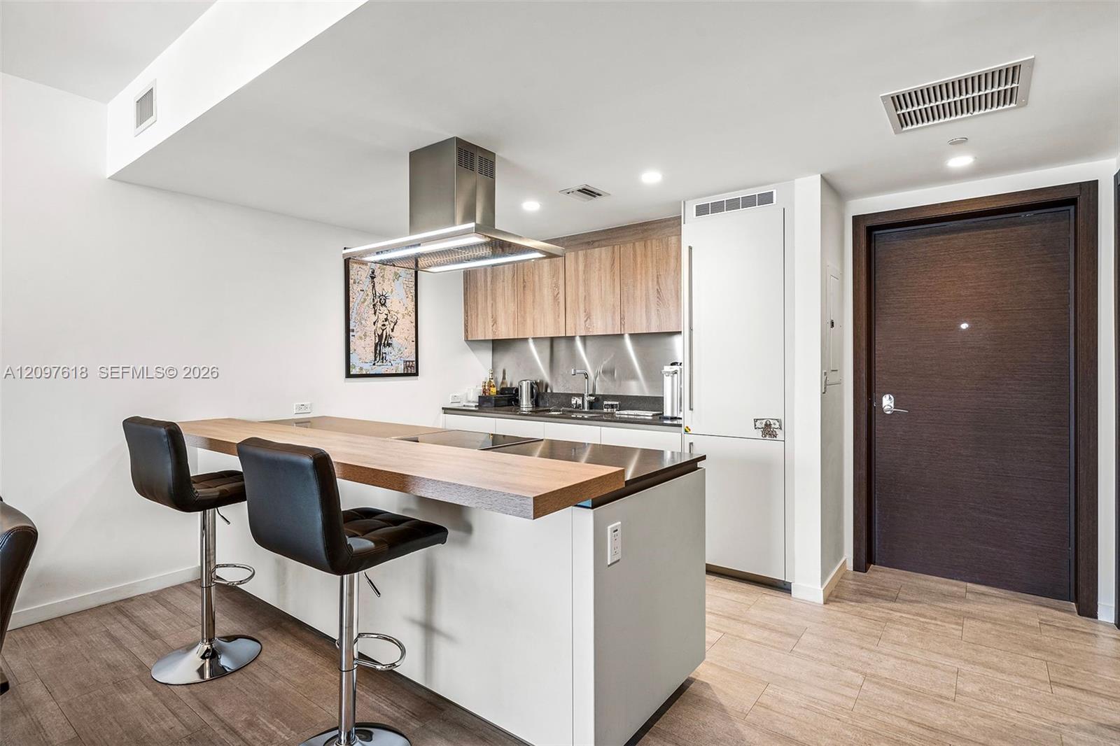 1000 Brickell Plaza 2111 Property Photo 4