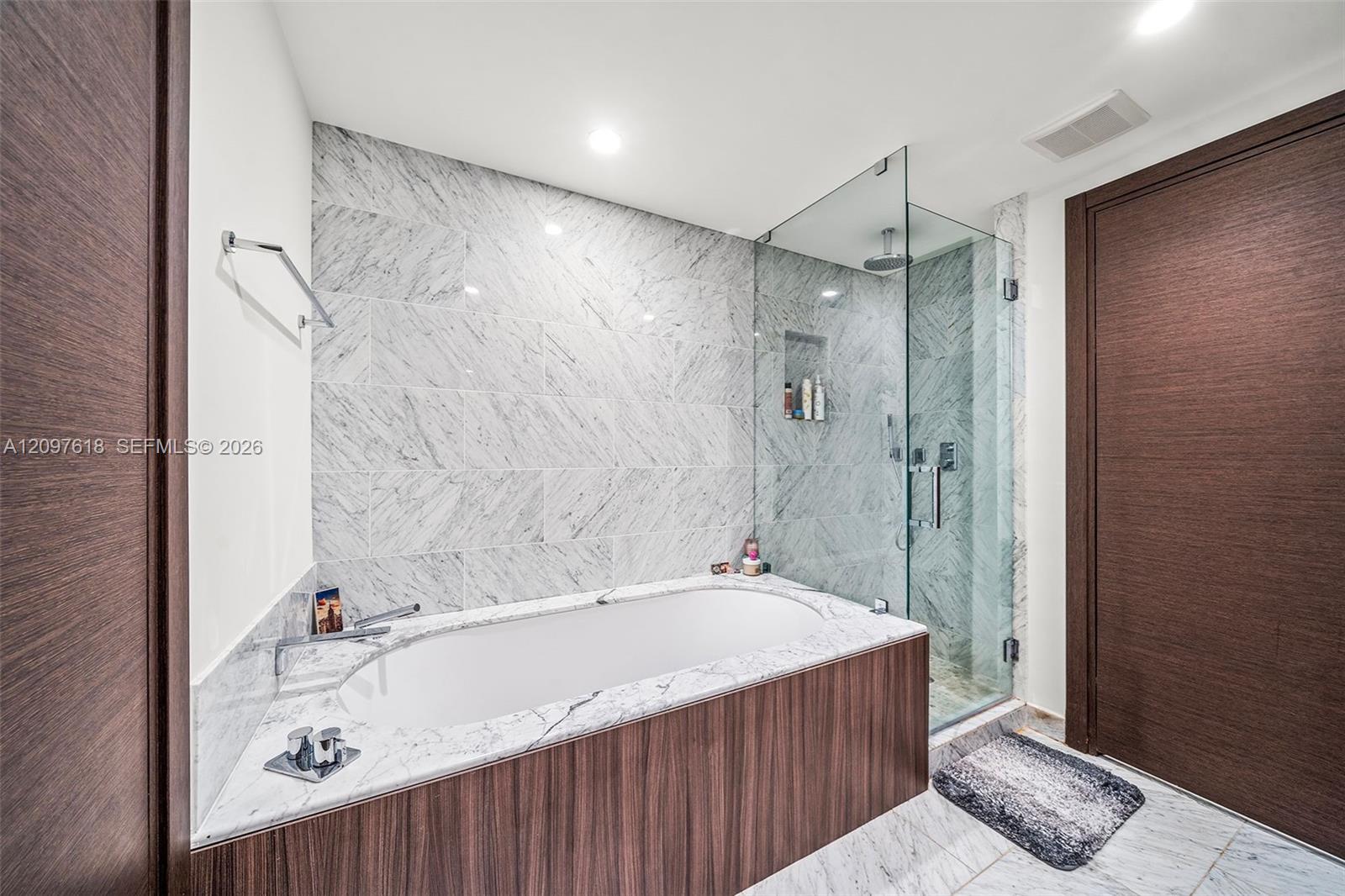 1000 Brickell Plaza 2111 Property Photo 11