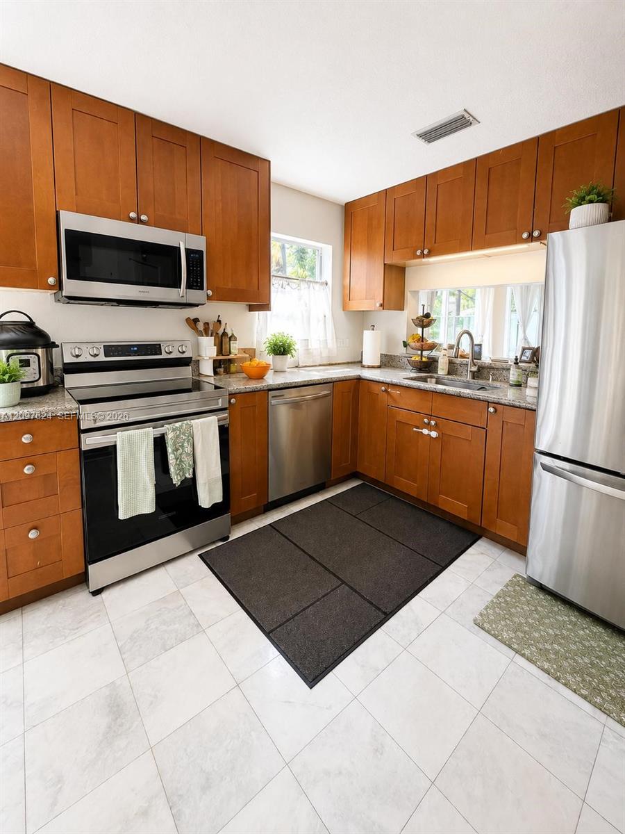 A12097624 Property Photo 2