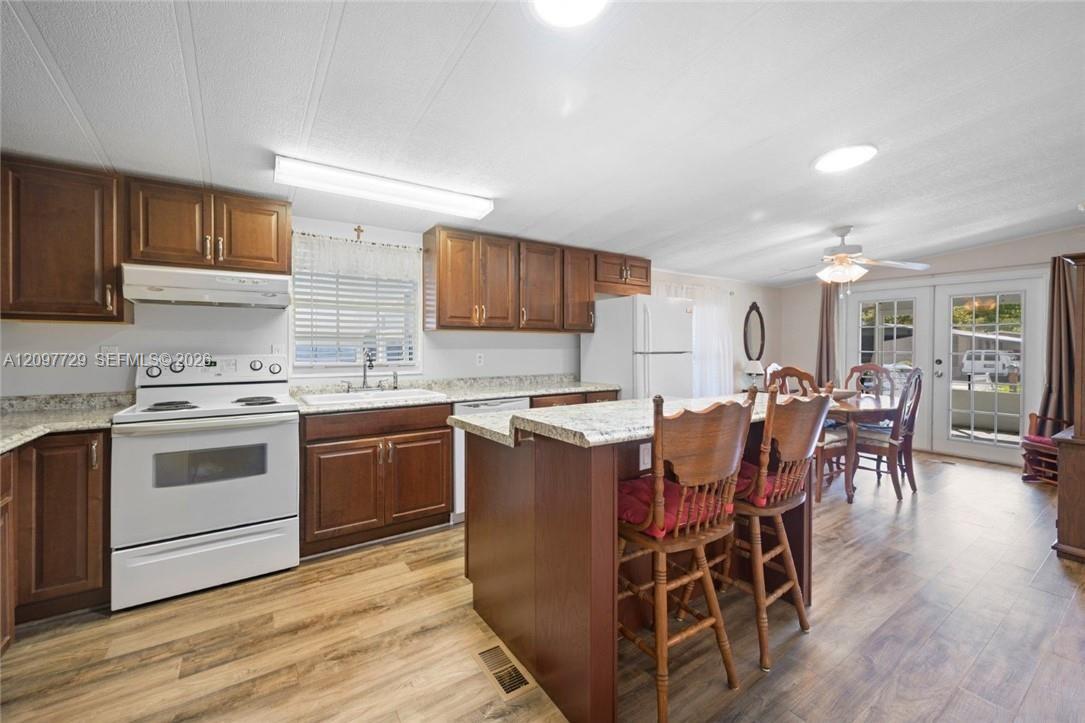 3031 Sw 51st Street Property Photo 4