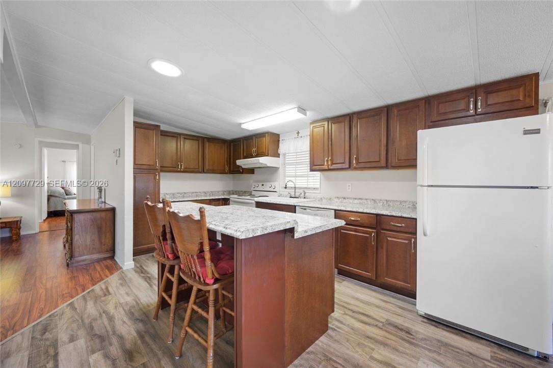 3031 Sw 51st Street Property Photo 6
