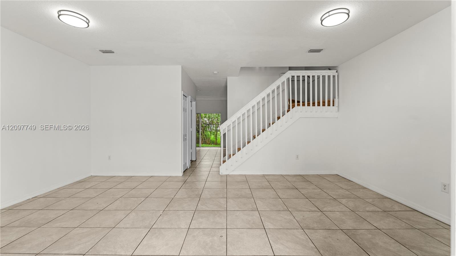 1685 Se 30th Street Property Photo 2