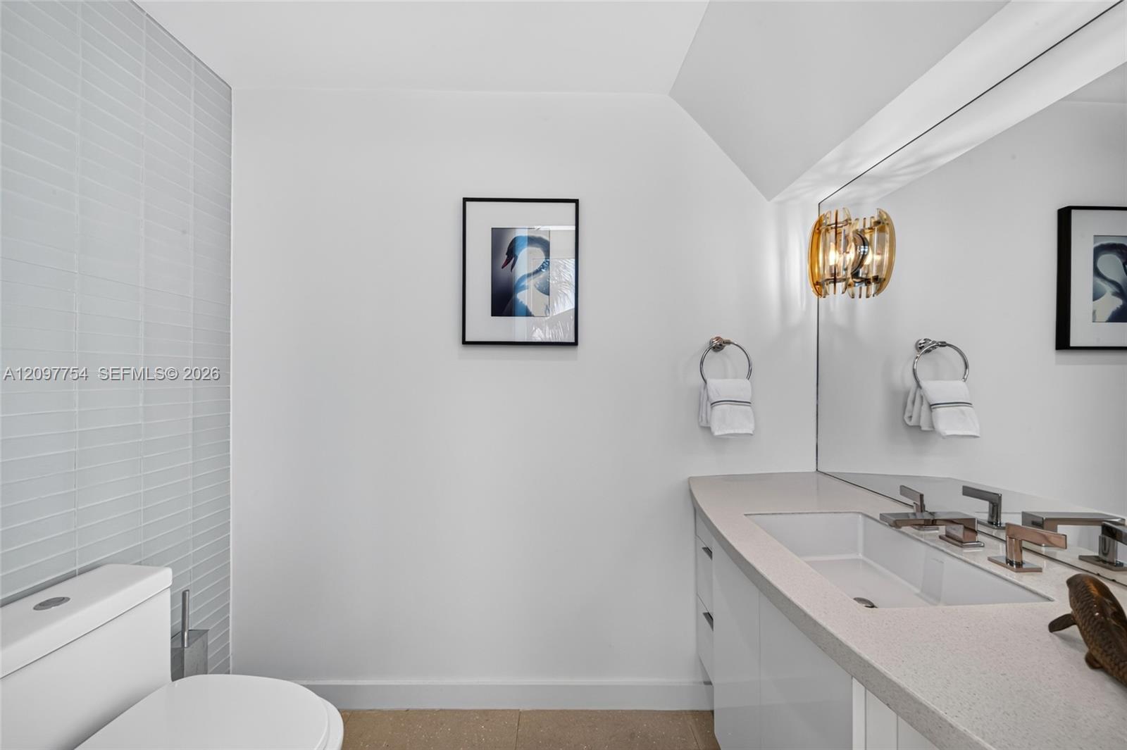 665 Ne 25th Street 201 Property Photo 15