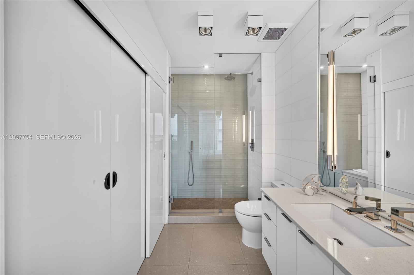 665 Ne 25th Street 201 Property Photo 20