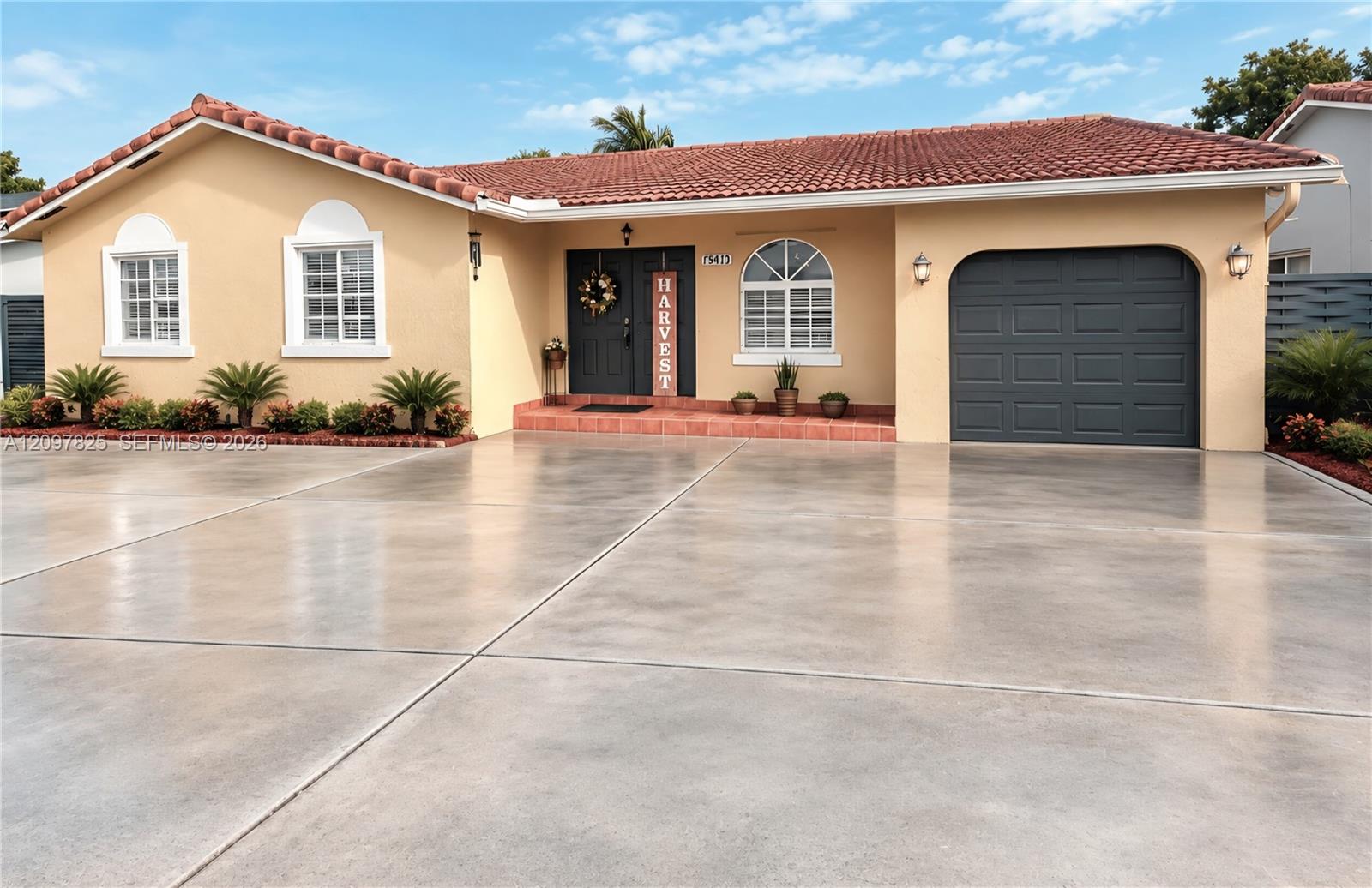 15413 SW 178th Street Property Photo 1