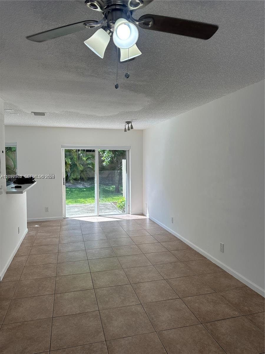 1435 SW 48th Terrace Property Photo 1