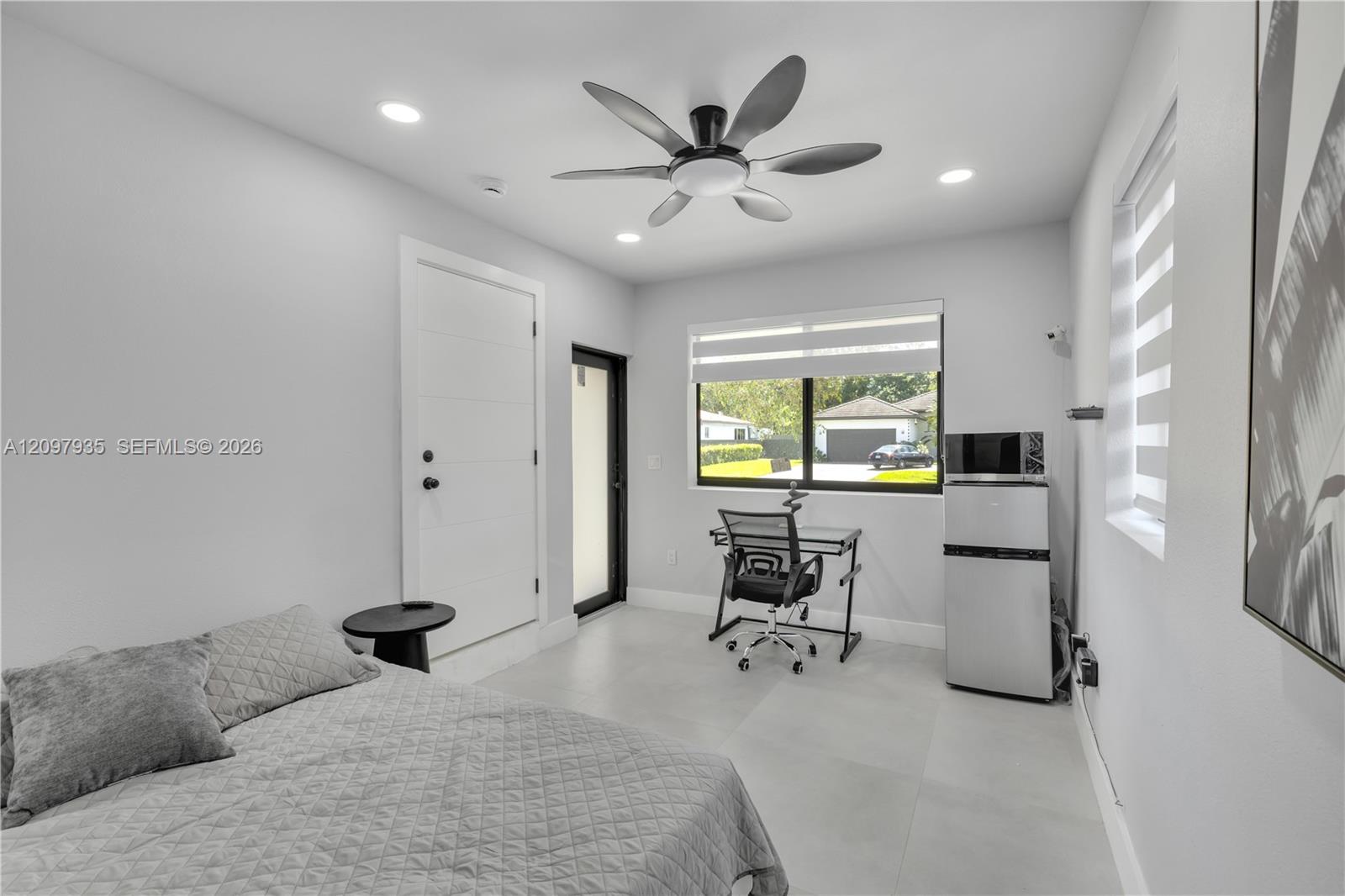 6021 Sw 19th Street Property Photo 16