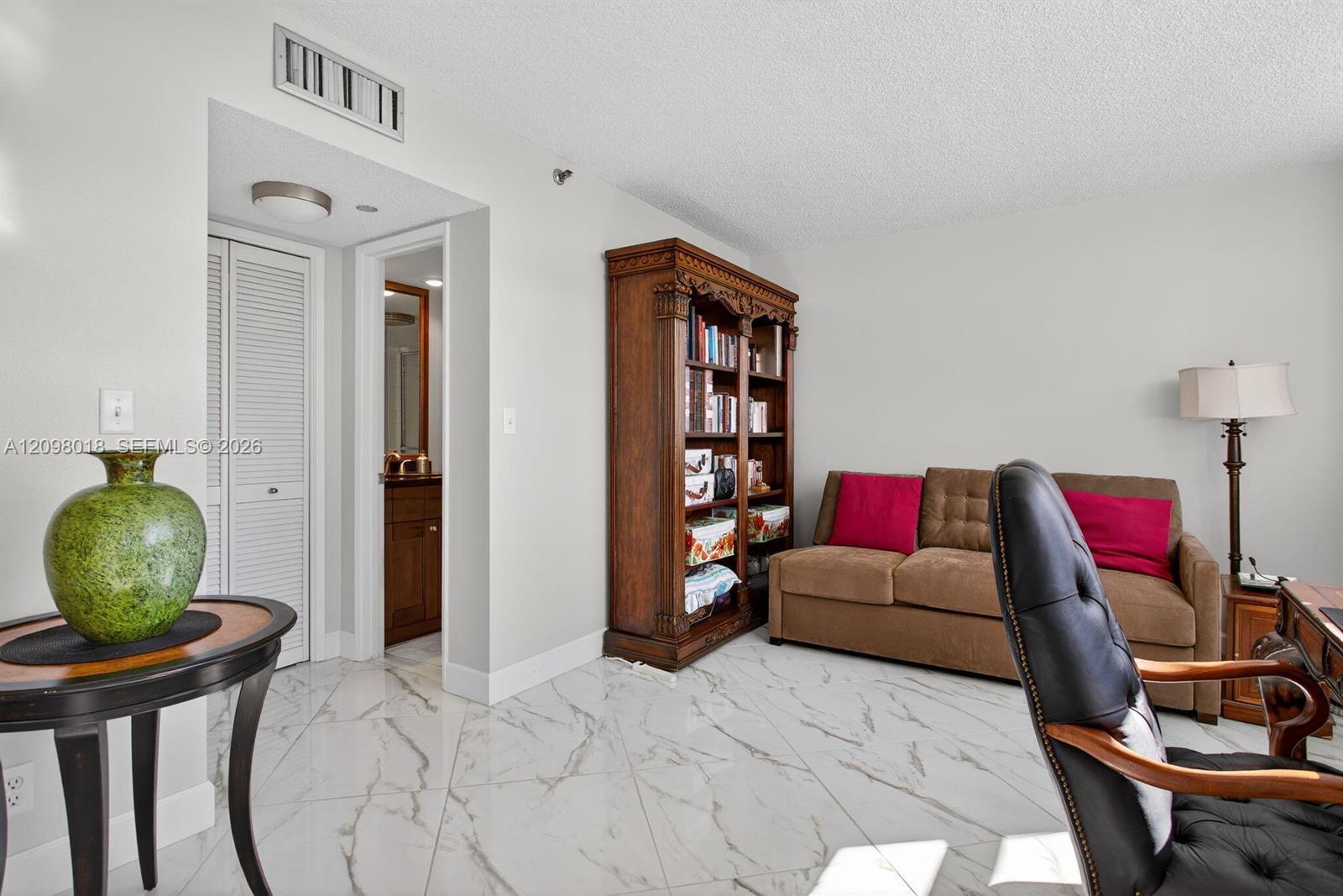 2900 N Course Drive 905 Property Photo 21
