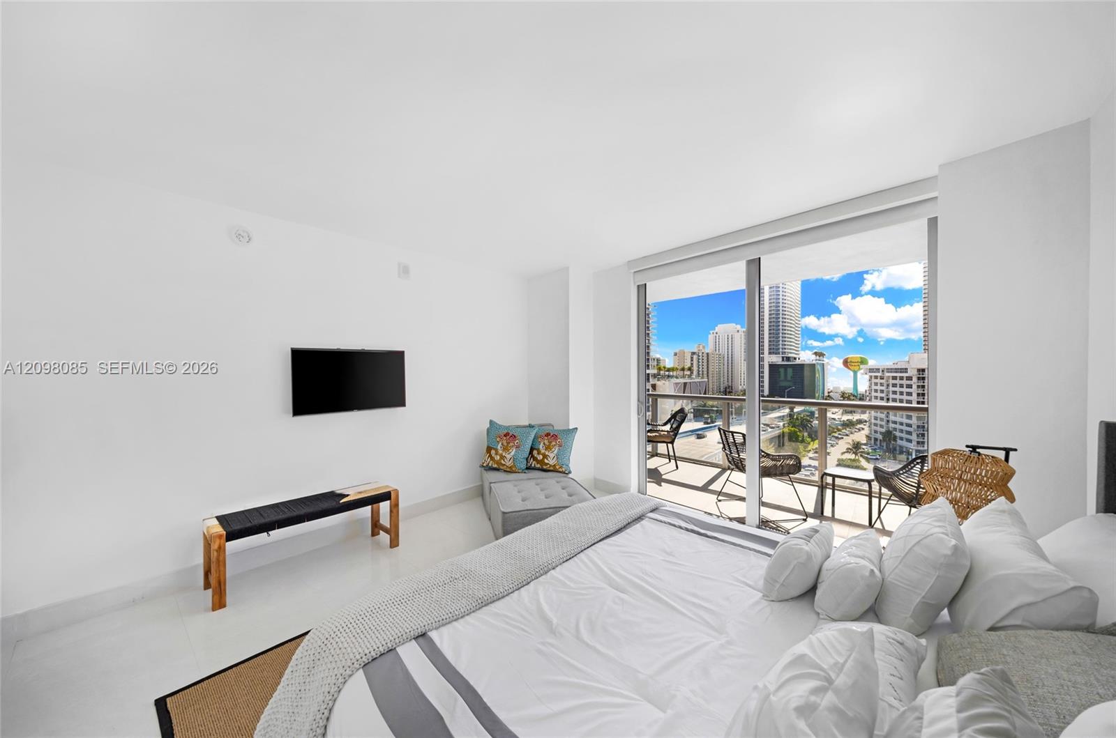 2600 E Hallandale Beach Boulevard T1102 Property Photo 10