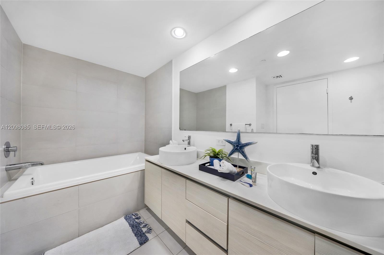 2600 E Hallandale Beach Boulevard T1102 Property Photo 22