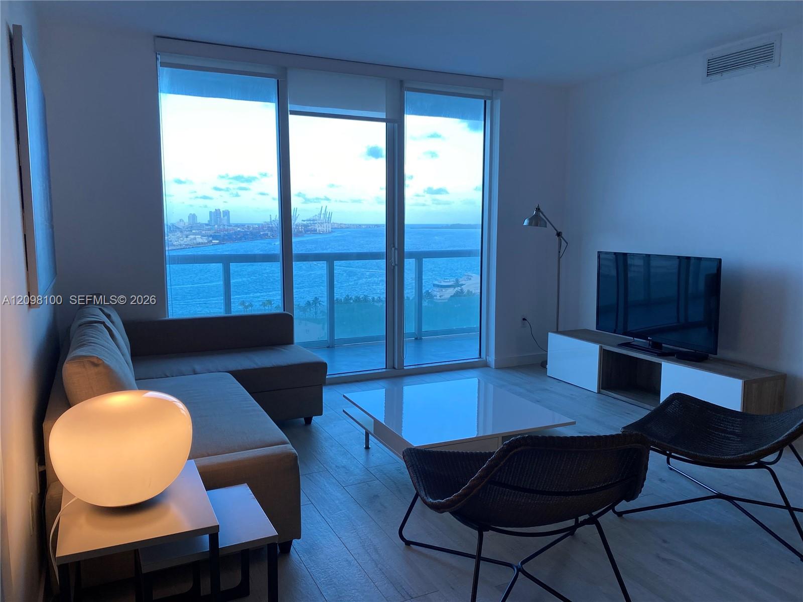 50 Biscayne Boulevard 1508 Property Photo 8
