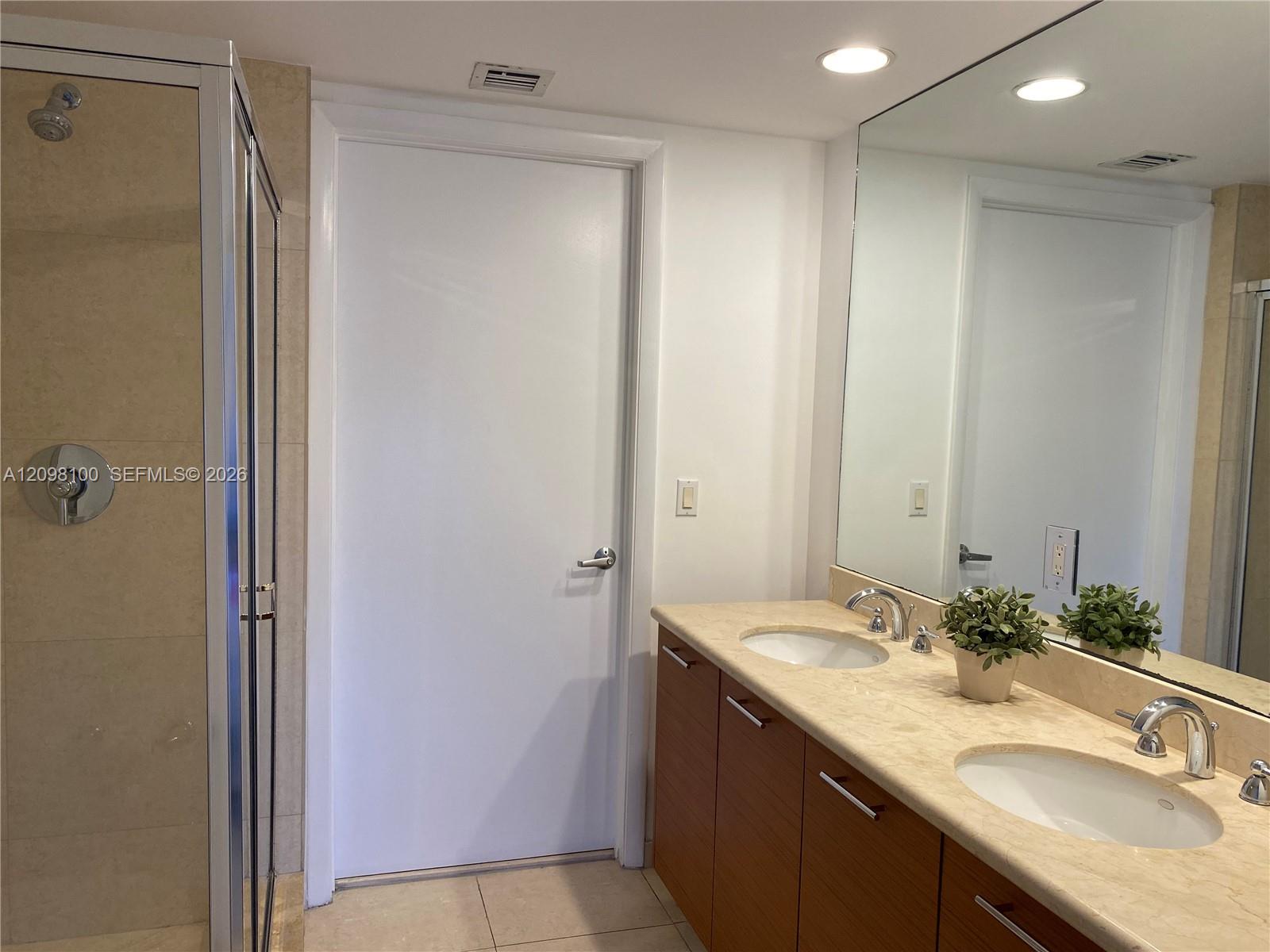 50 Biscayne Boulevard 1508 Property Photo 12