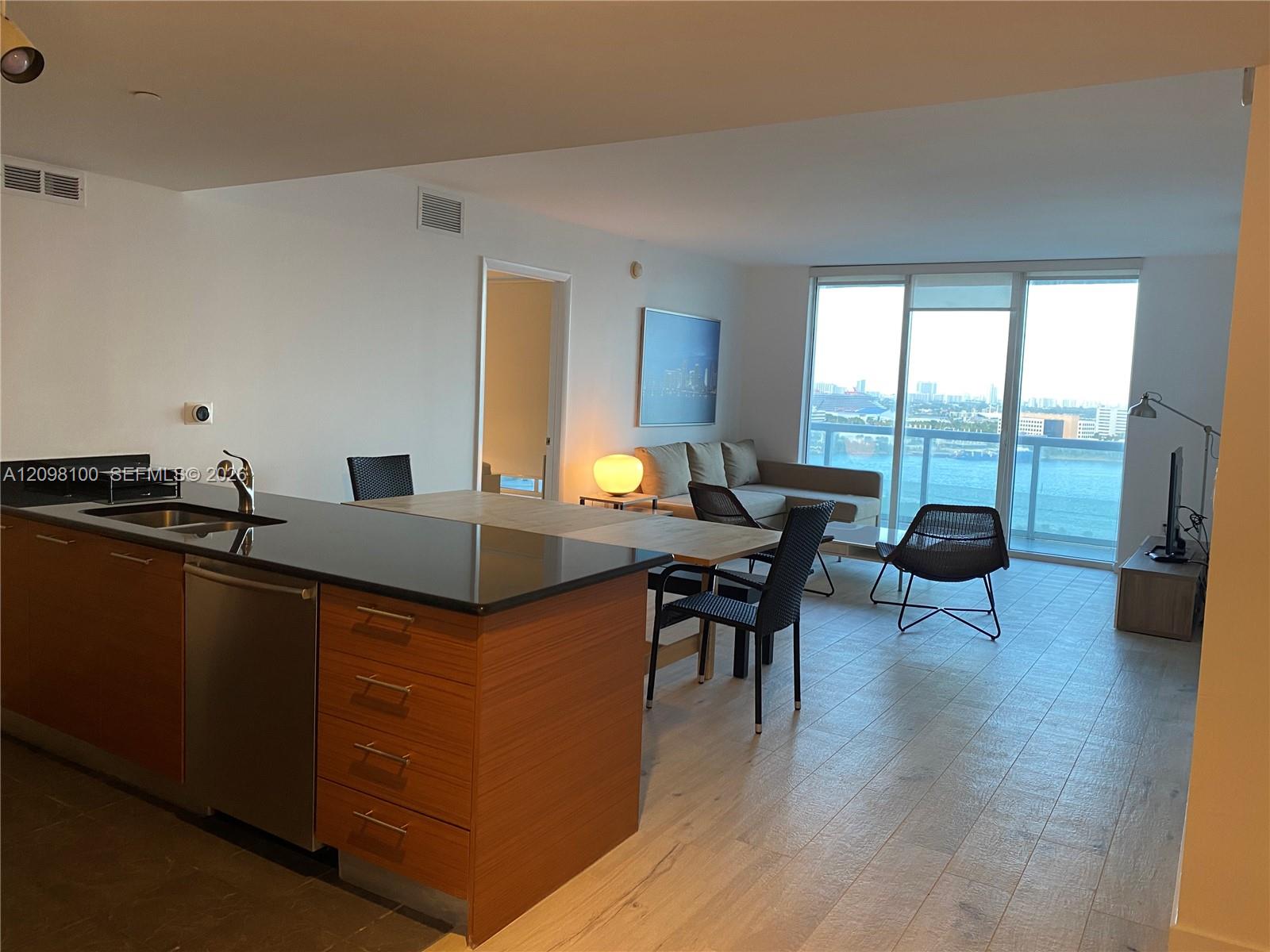 50 Biscayne Boulevard 1508 Property Photo 17