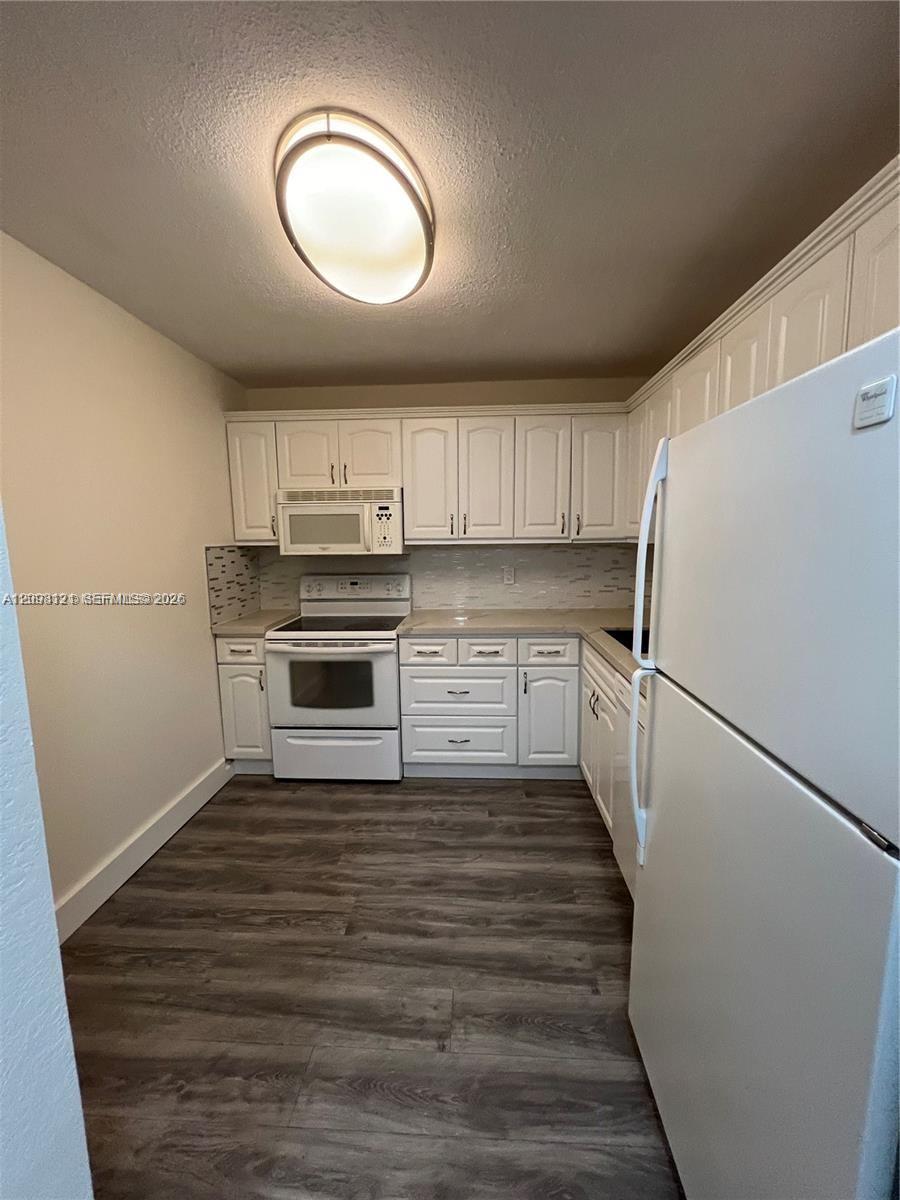 7840 Camino Real 306 Property Photo 2