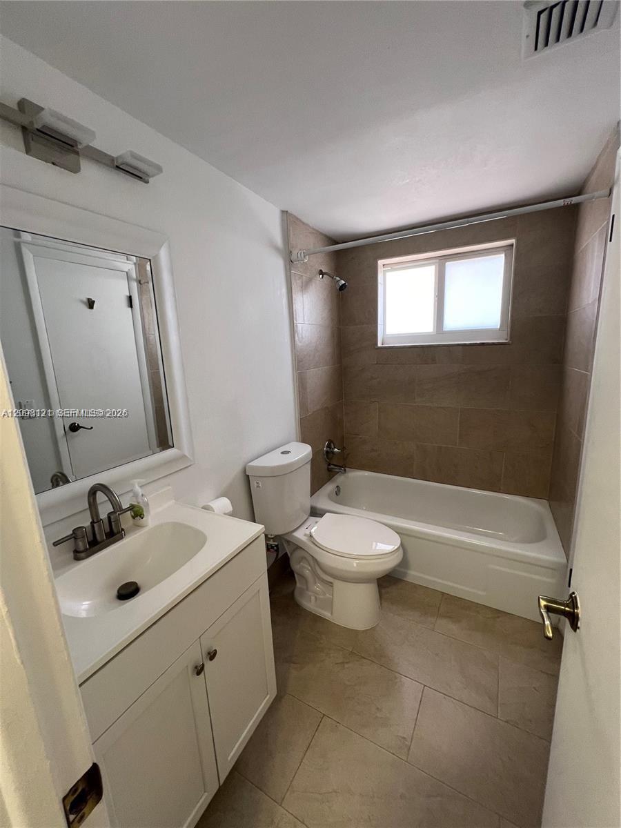 7840 Camino Real 306 Property Photo 8