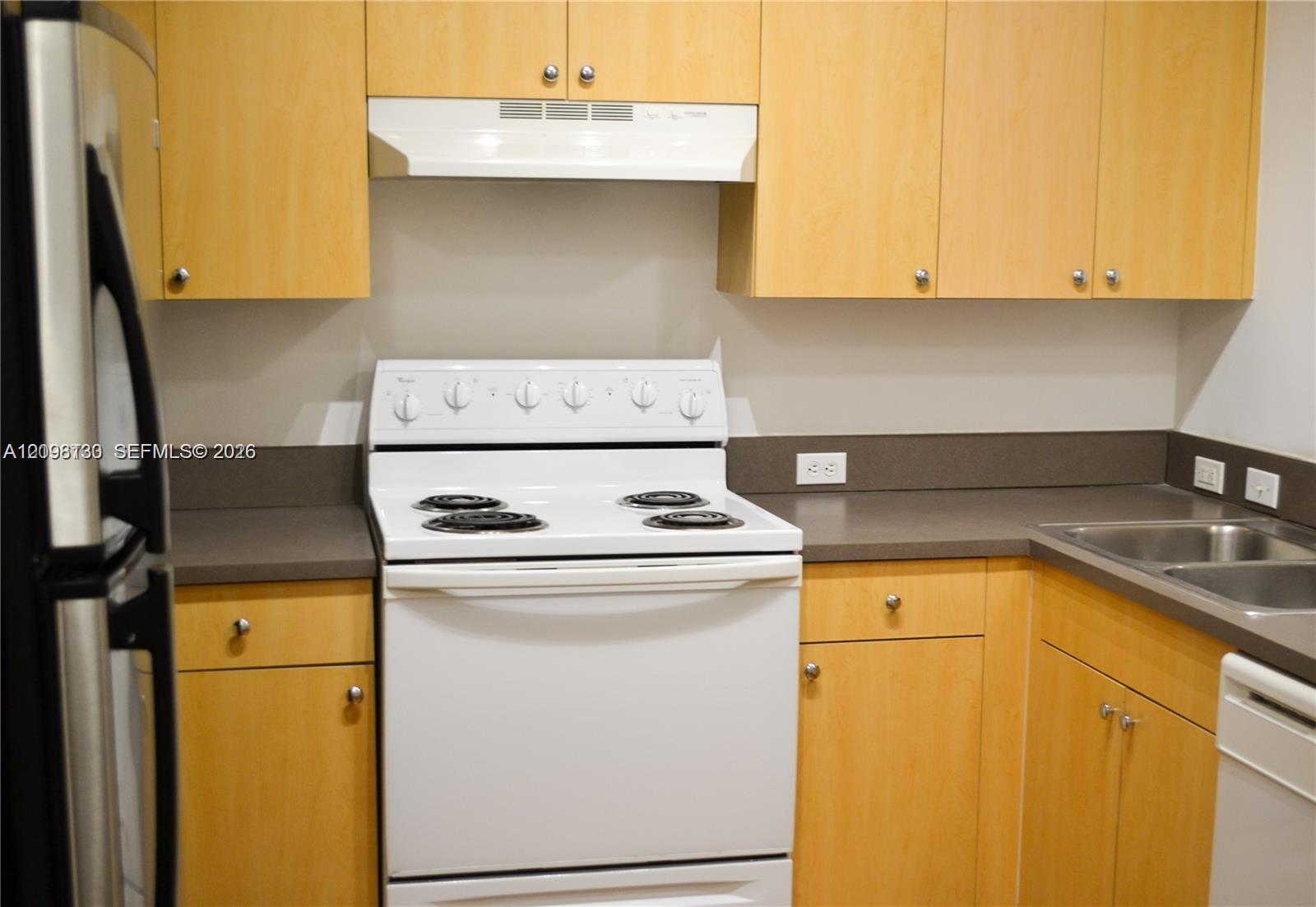 2871 Ne 185th Street 201 Property Photo 2