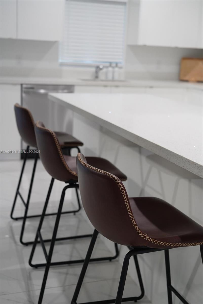 A12098146 Property Photo 4