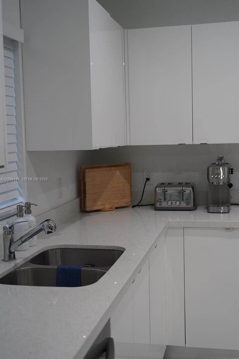 A12098146 Property Photo 5