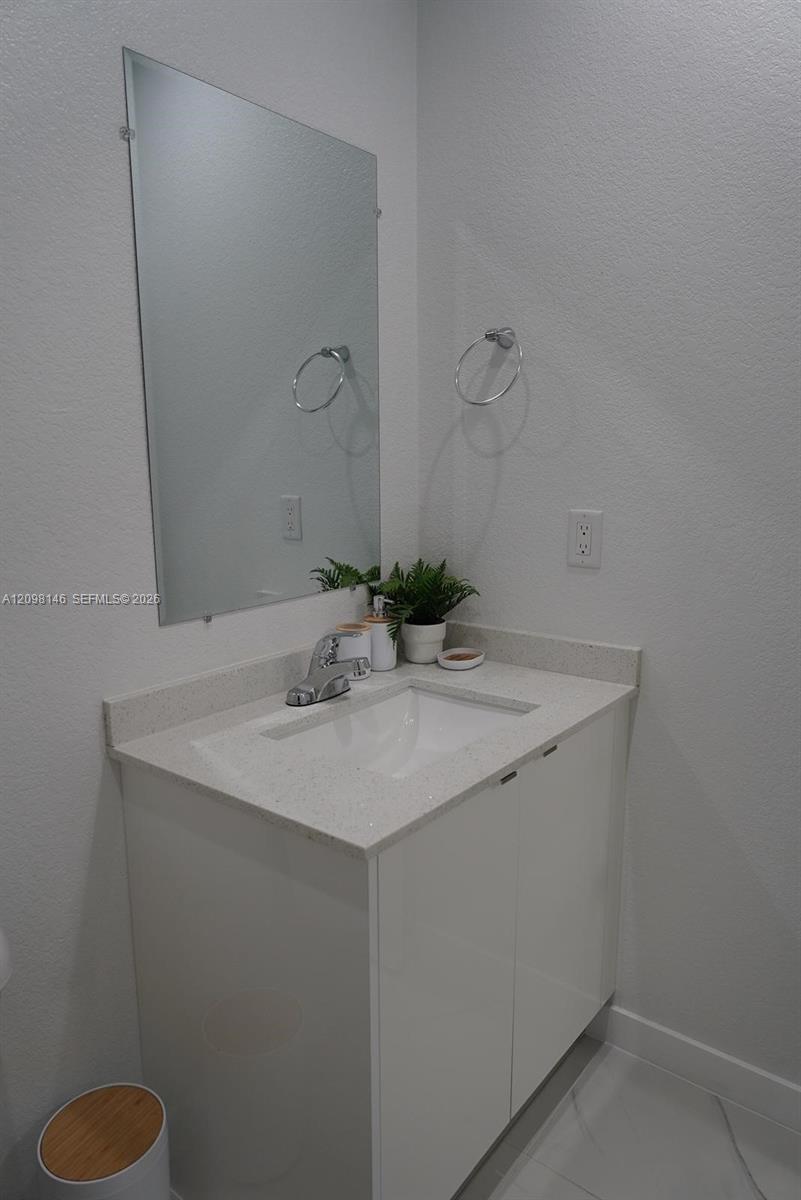 A12098146 Property Photo 18