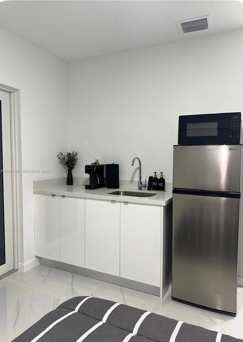 A12098146 Property Photo 22