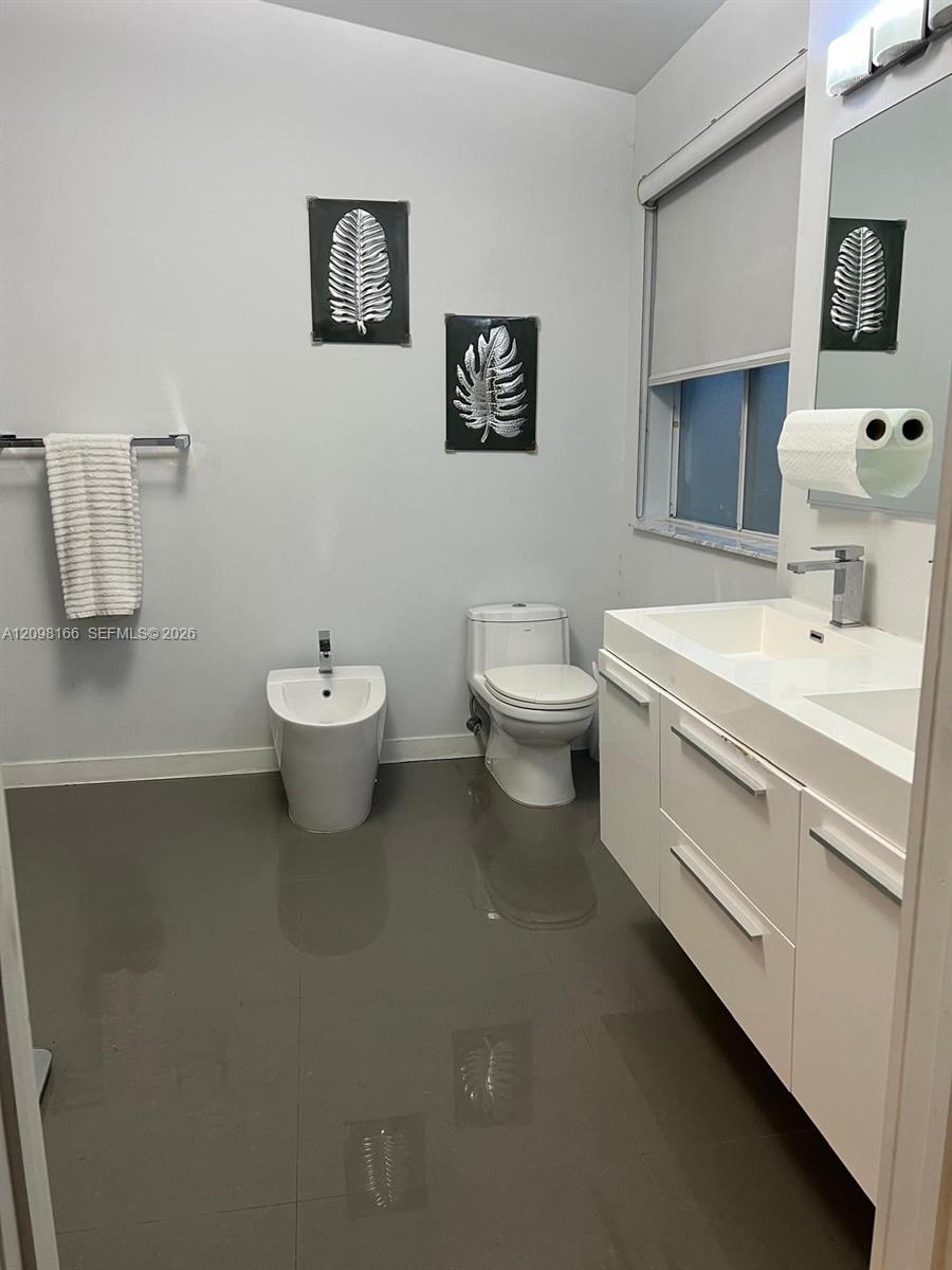 A12098166 Property Photo 11