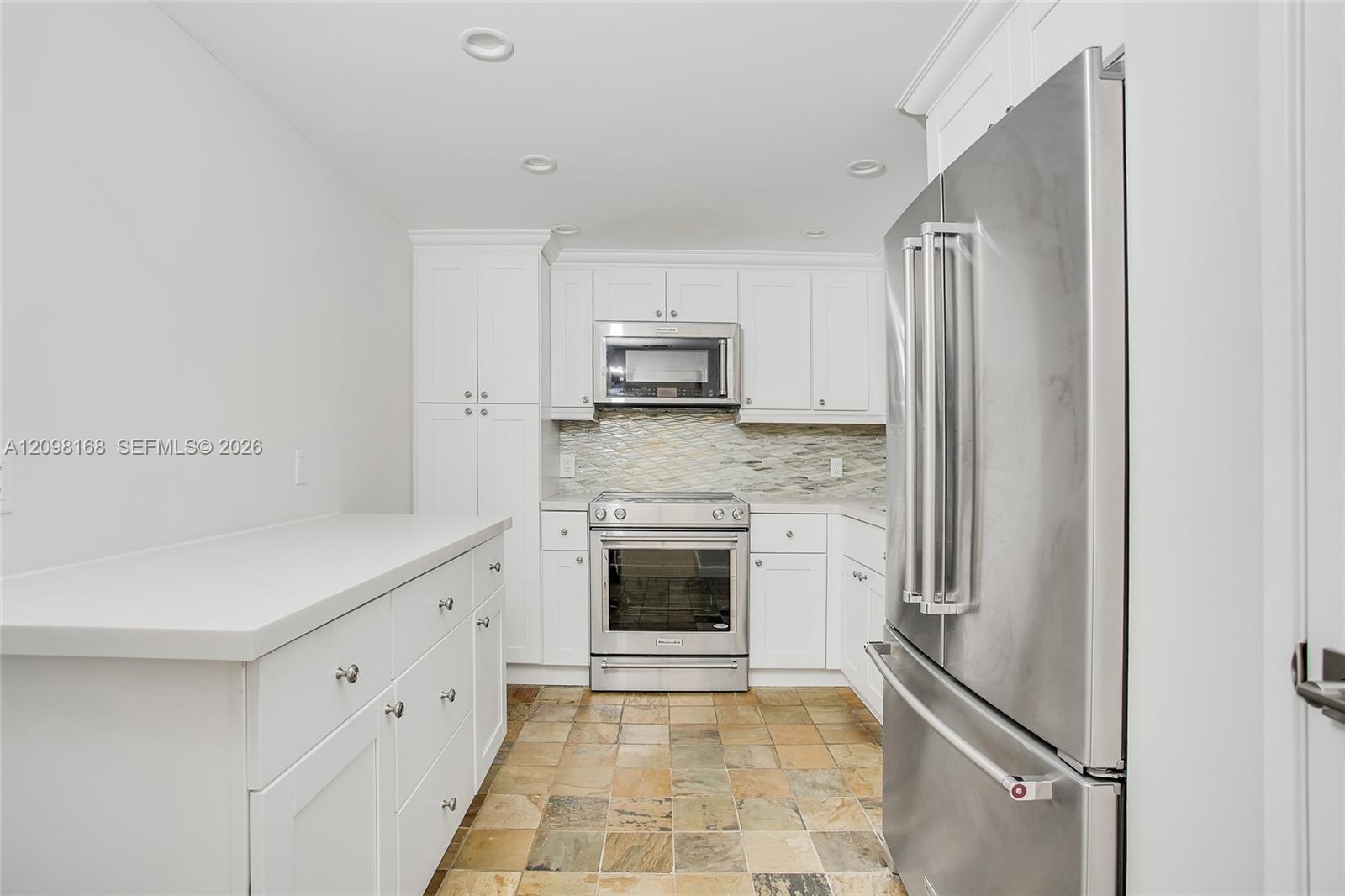 600 Biltmore Way 306 Property Photo 7