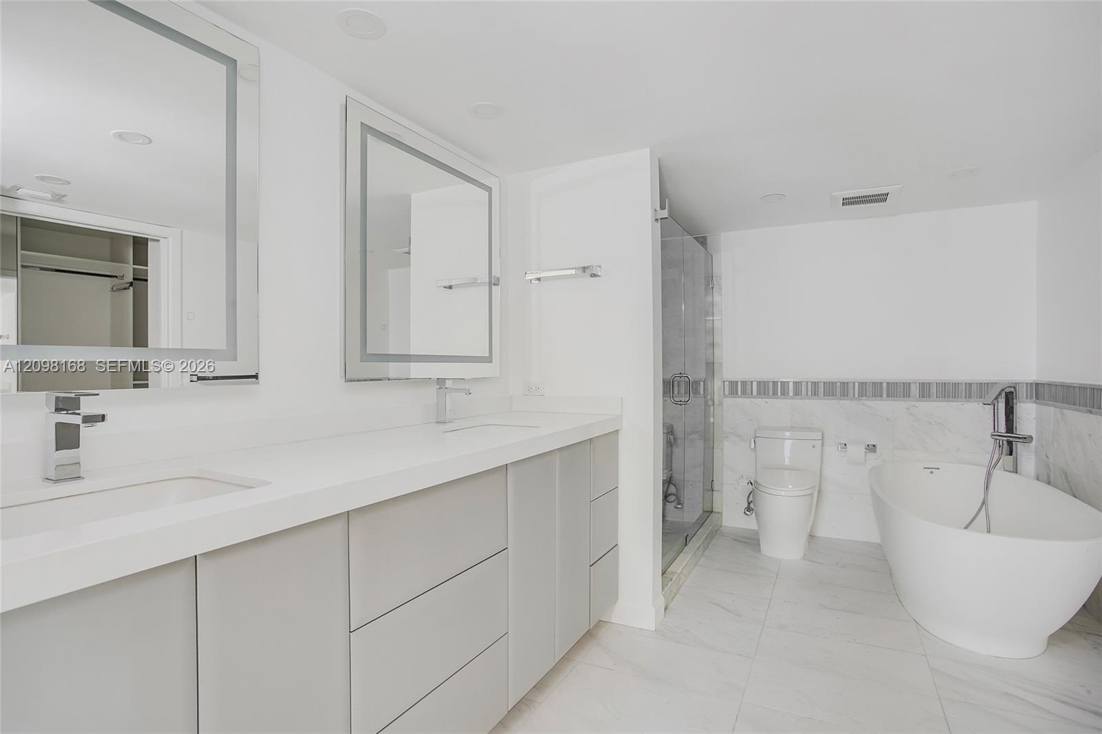 600 Biltmore Way 306 Property Photo 9