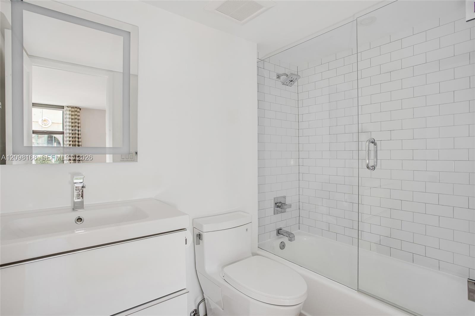 600 Biltmore Way 306 Property Photo 11