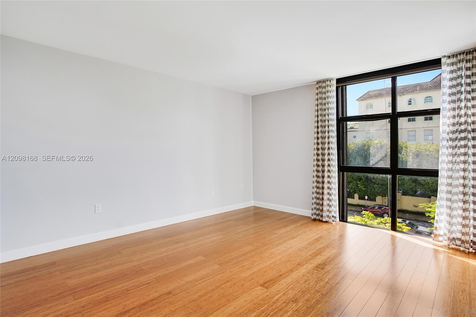 600 Biltmore Way 306 Property Photo 16