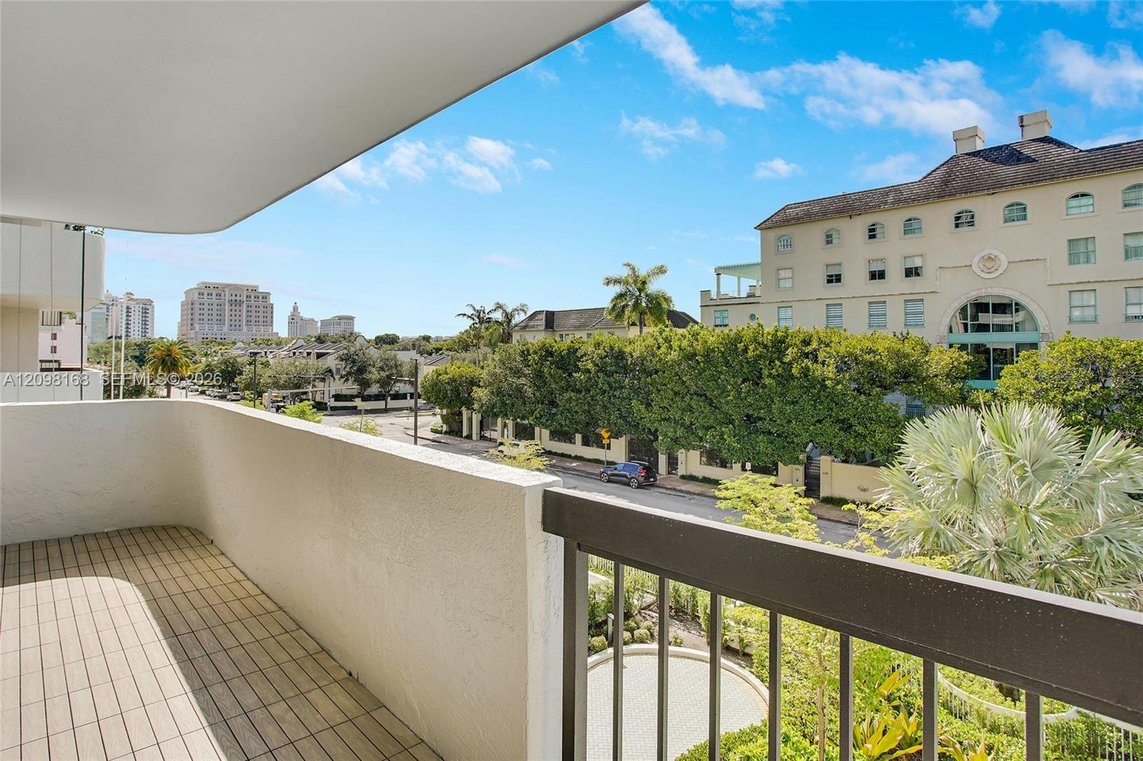600 Biltmore Way 306 Property Photo 19