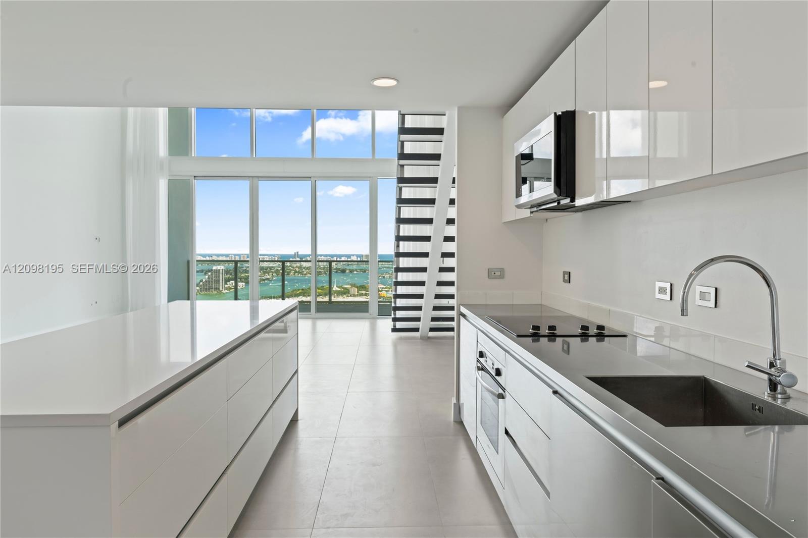 1040 Biscayne Boulevard 3802 Property Photo 5