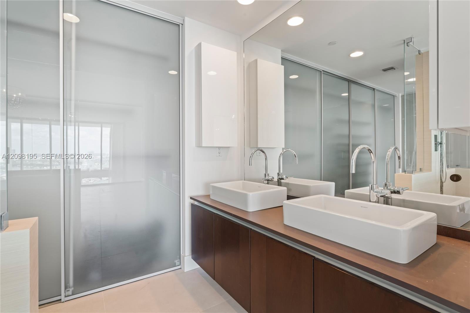 1040 Biscayne Boulevard 3802 Property Photo 15