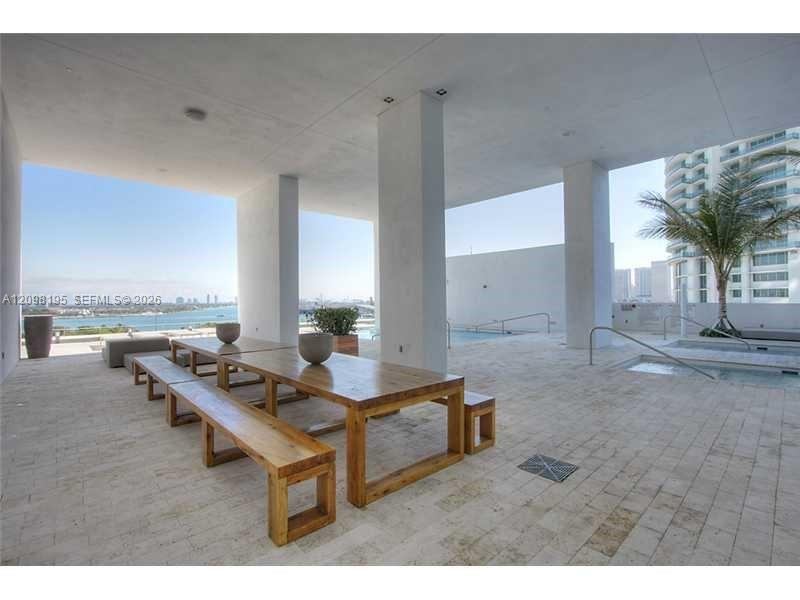 1040 Biscayne Boulevard 3802 Property Photo 22