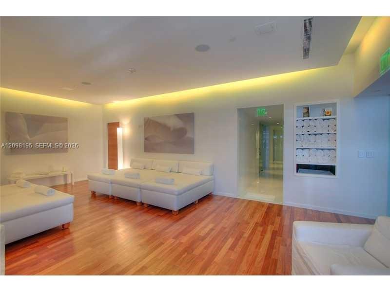 1040 Biscayne Boulevard 3802 Property Photo 24