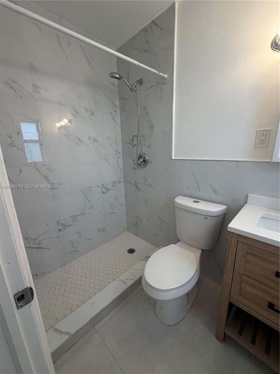 1204 N 24th Avenue 1206 Property Photo 6