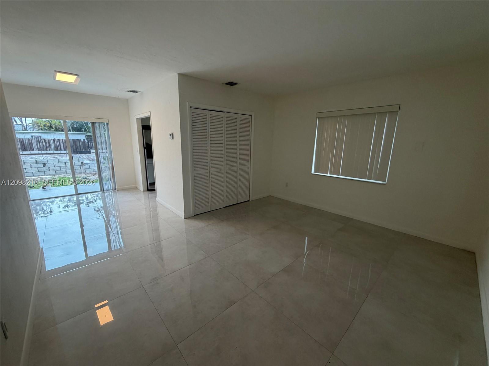 1204 N 24th Avenue 1206 Property Photo 11