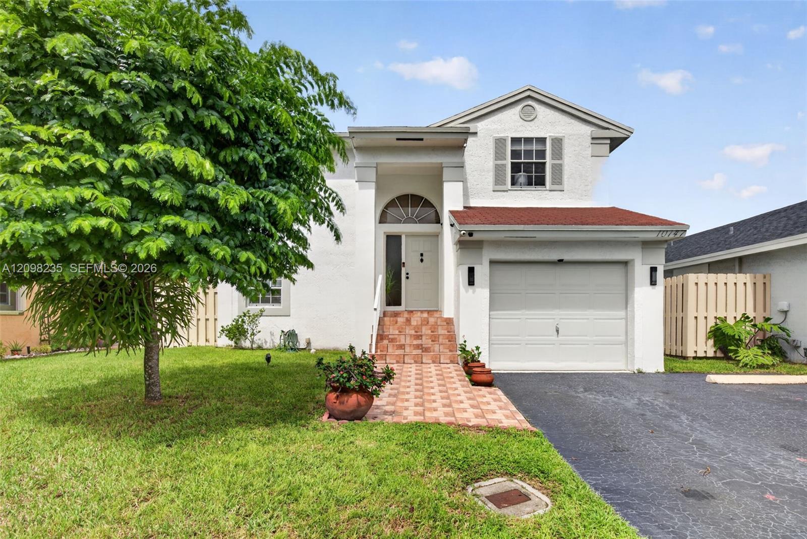 10747 Nw 37th Place Property Photo 1