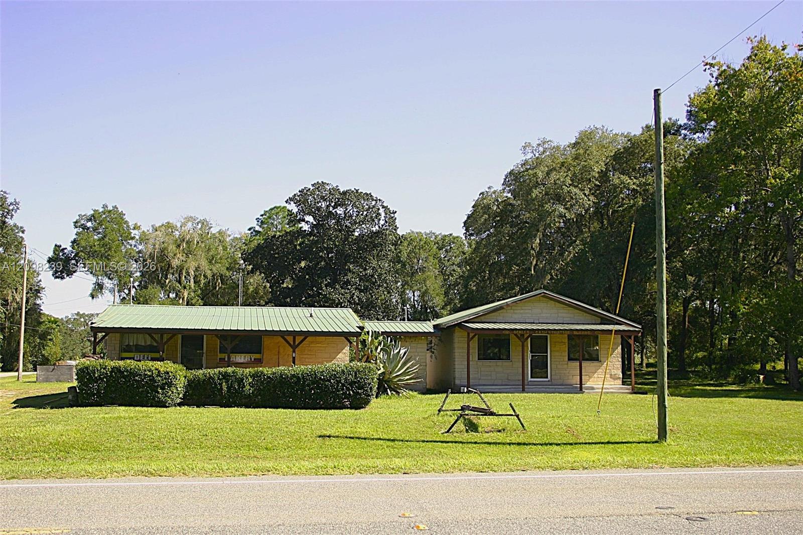 7103 N Carl G Rose Highway Property Photo 1