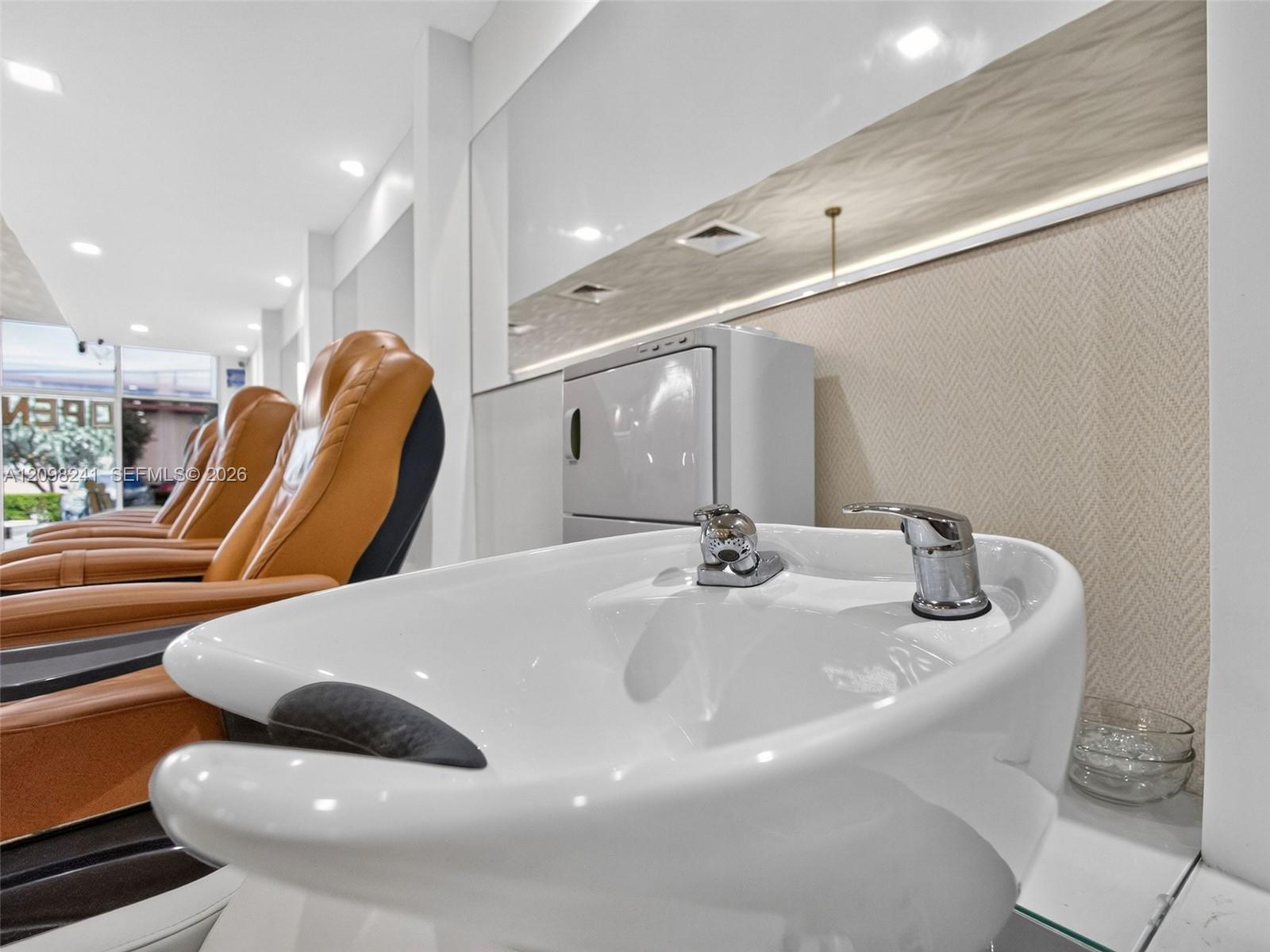 Coral Way Property Photo 13