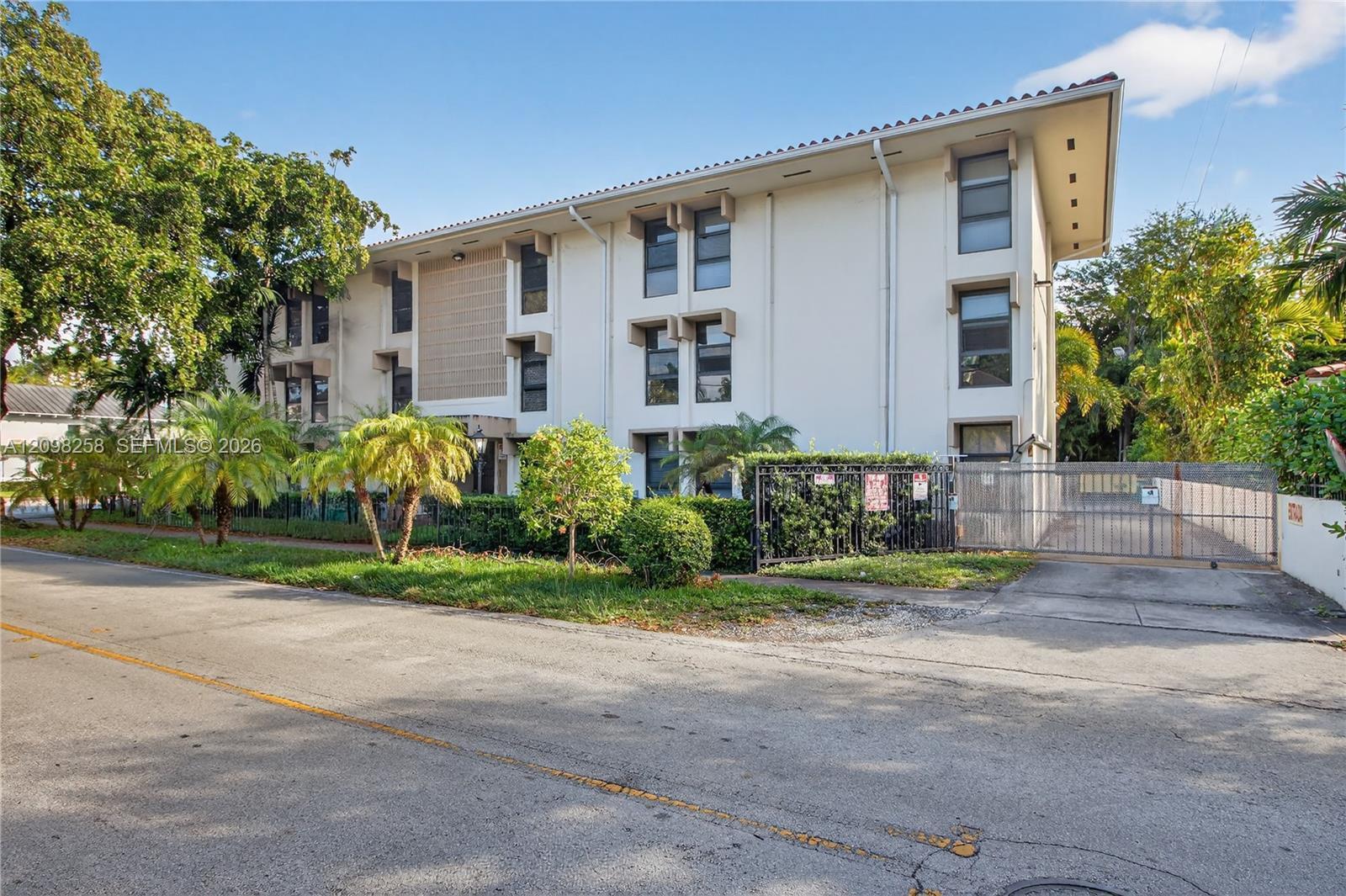 1600 S Le Jeune Road 7 Property Photo 2