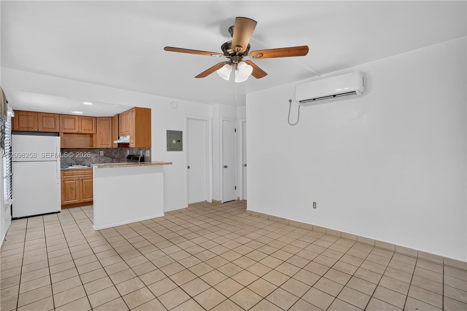 1600 S Le Jeune Road 7 Property Photo 7
