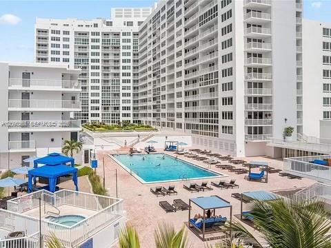 5401 Collins Avenue 612 Property Photo 1