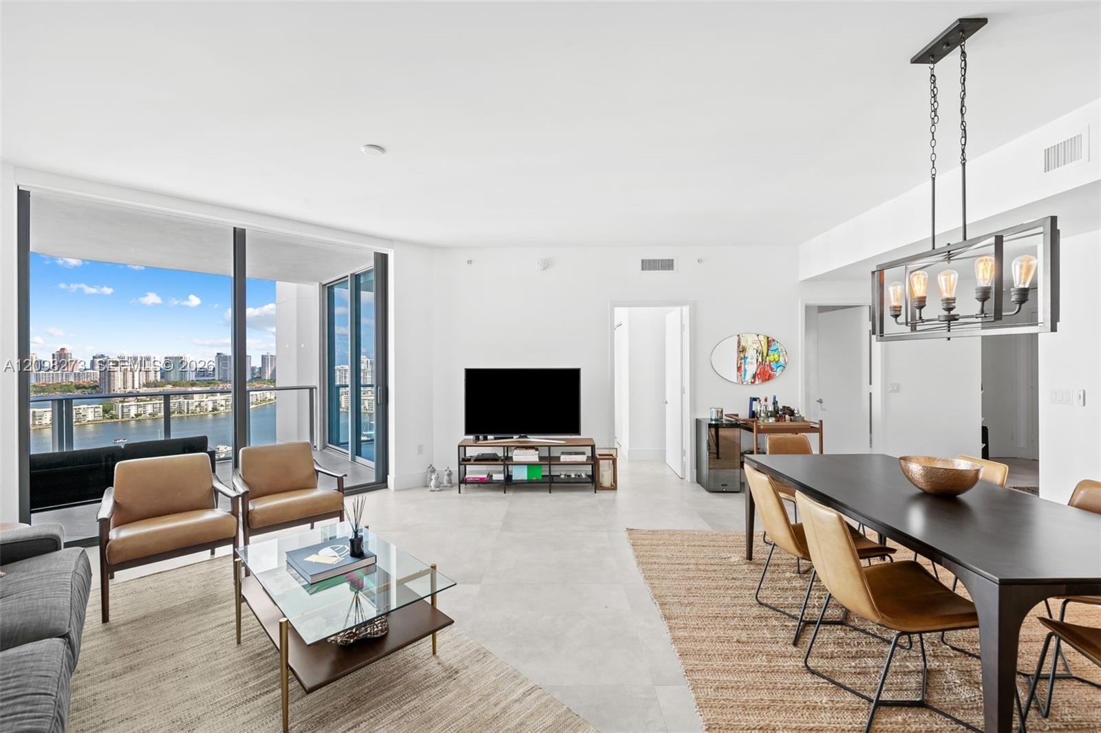 17111 Biscayne Boulevard 2103 Property Photo 3