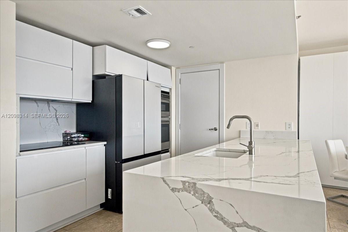 1830 S Ocean Drive 3607 Property Photo 7