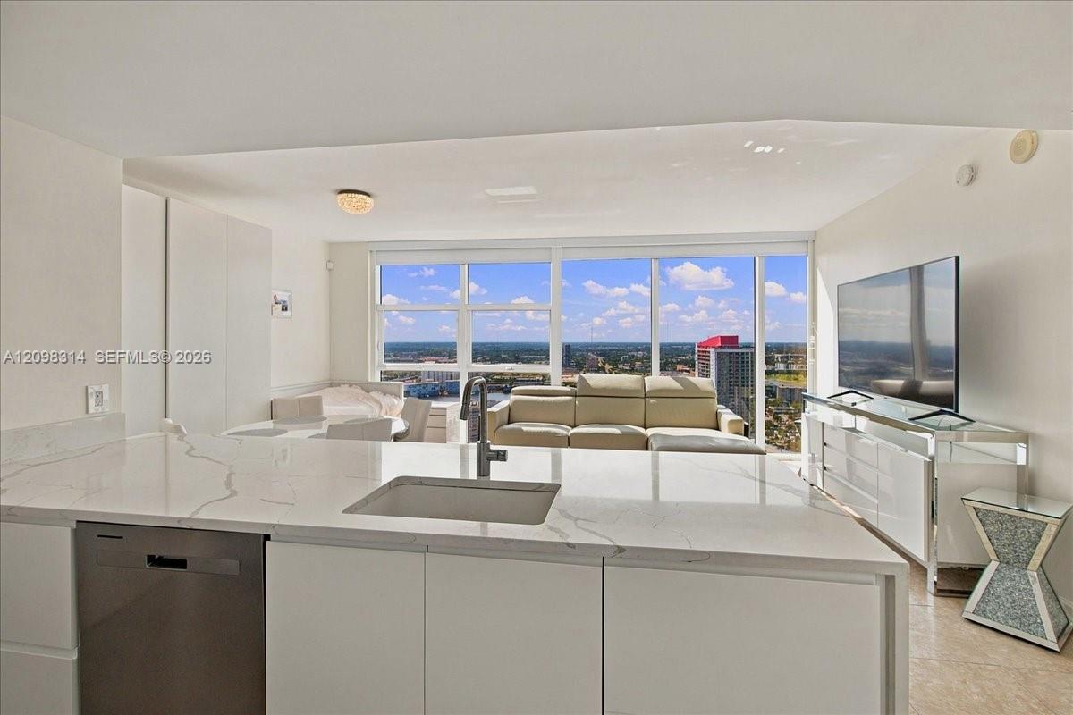 1830 S Ocean Drive 3607 Property Photo 9