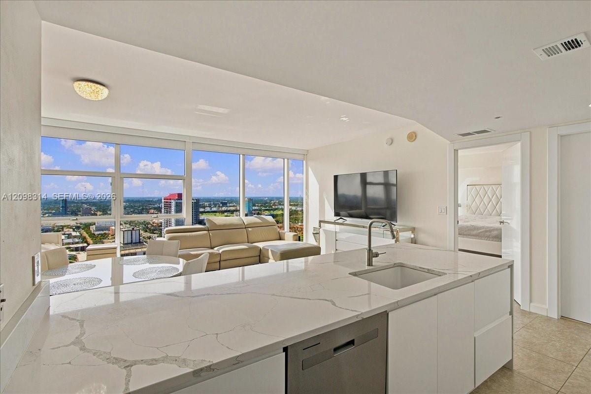 1830 S Ocean Drive 3607 Property Photo 11