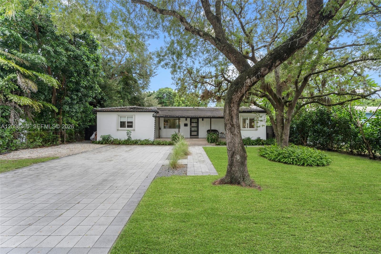 150 Nw 99th Street Property Photo 2
