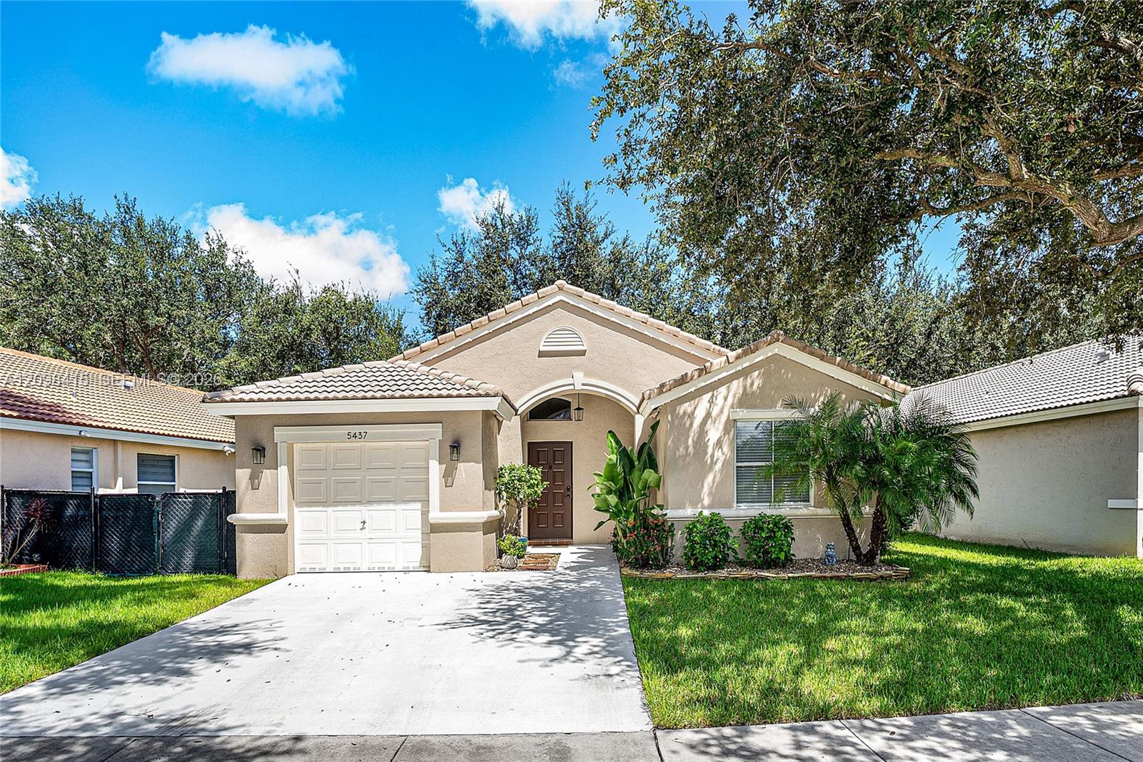 A12098415 Property Photo 1