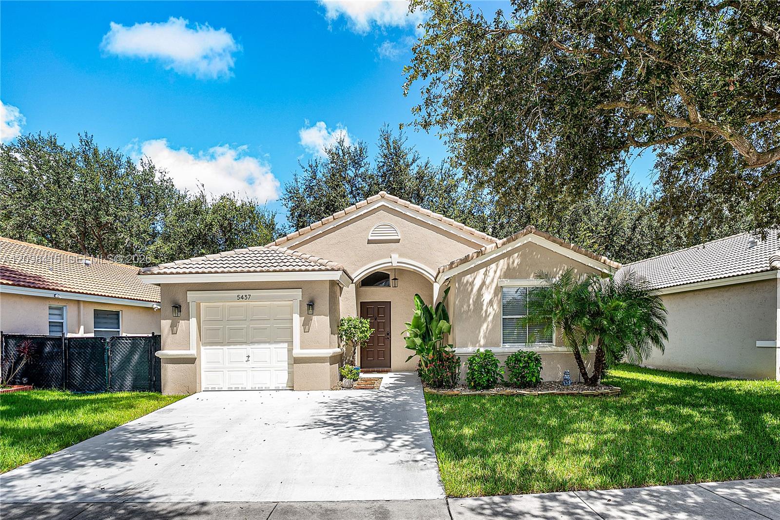 5437 Nw 50th Court Property Photo 1