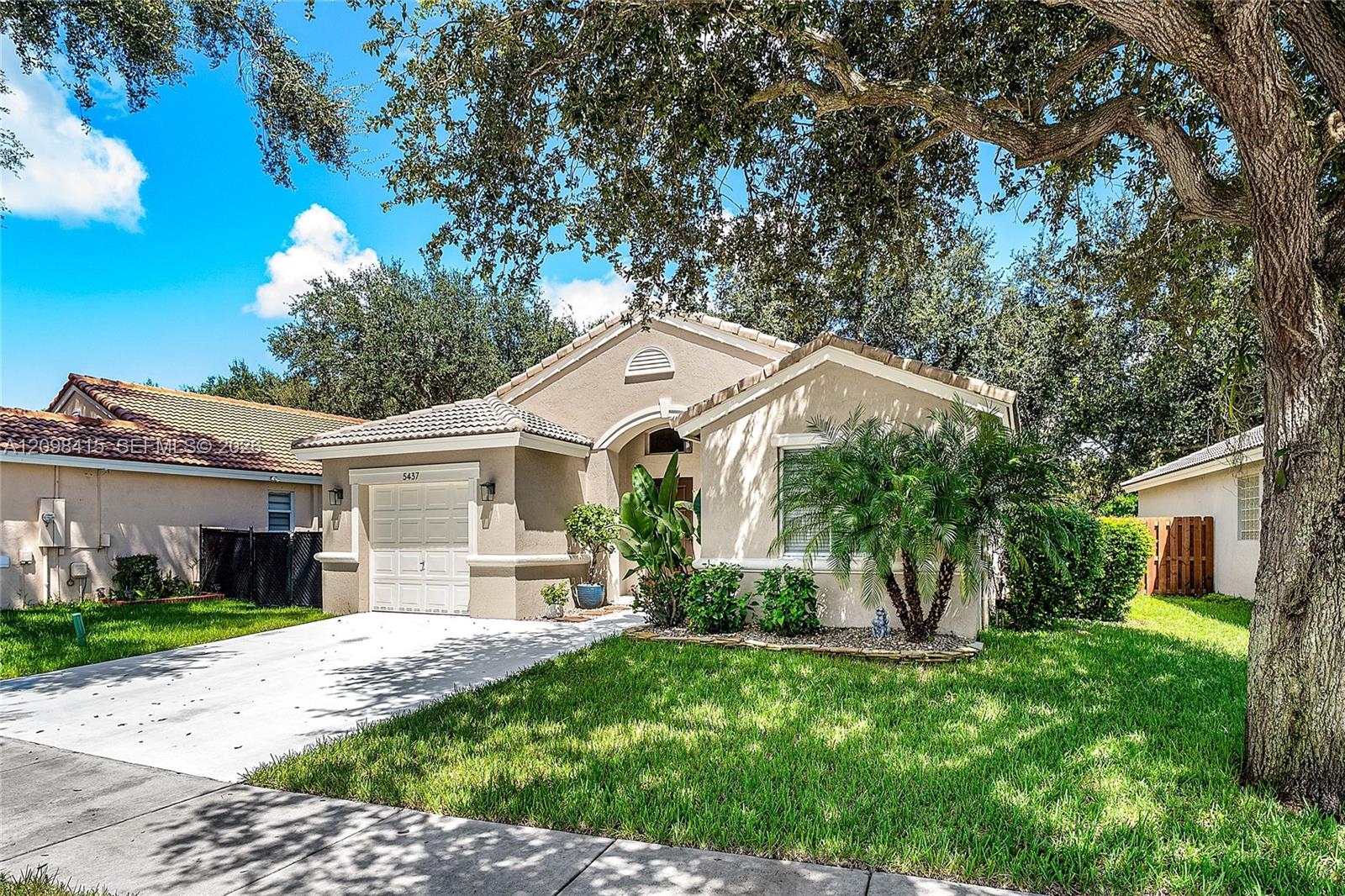 A12098415 Property Photo 2